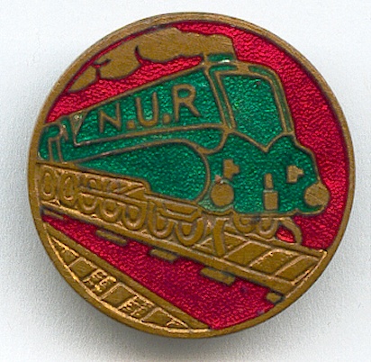 goddammitsomuch's tweet photo. My grandfather's National Union of Railwaymen badge. Mum (93) remembers standing with him outside #Greenock station in the 1930s, collecting pennies on payday for those off work sick. Support the strikers! @RMTunion @plyons45 https://t.co/EUwUPQWeo7