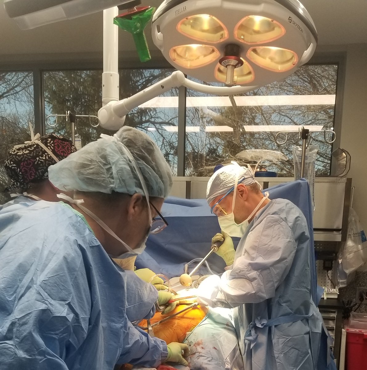 MaxxOrthopedics's tweet photo. New Year, new beginnings. Congrats to Dr. Andrew Palmisano with @ascentist_ent for performing his first #Libertaship surgeries today. Amazing and motivated crew of surgeon, staff and patients working together to #pursuelife!  #maxxortho #orthopedics #hipreplacement #medicaldevice https://t.co/54Dm0DNlcd