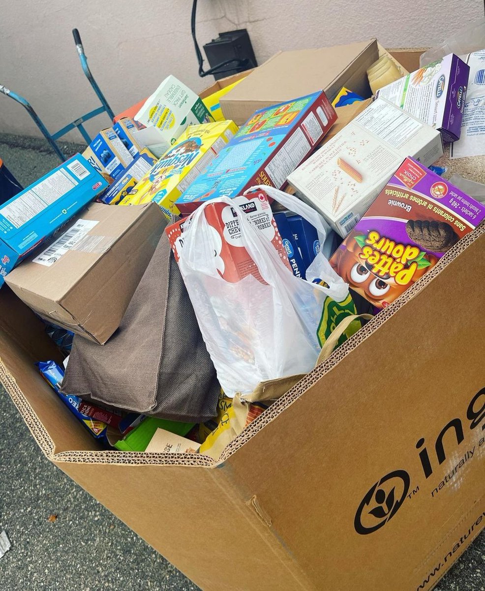 Lovely news posted on @CTVKitchener's Instagram today! Thanks to your generosity during our #OneStopHolidayDrop, 1055lbs of food was collected along with over $1500. @FoodBankWatReg says that'll provide just under 4000 meals to people facing food insecurity in our community. 🙏❤