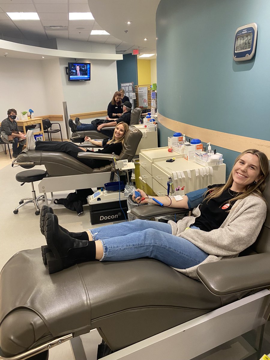 morgangreeek's tweet photo. Donated blood yesterday at the Bayers Rd location in Halifax yesterday. Incredible experience for a first time donor. Staff were welcoming, knowledgeable and made the process a BREEZE. 10/10 recommend, I will definitely be back!😊 @CanadasLifeline #CanadasLifeline https://t.co/3ic3UPhmki
