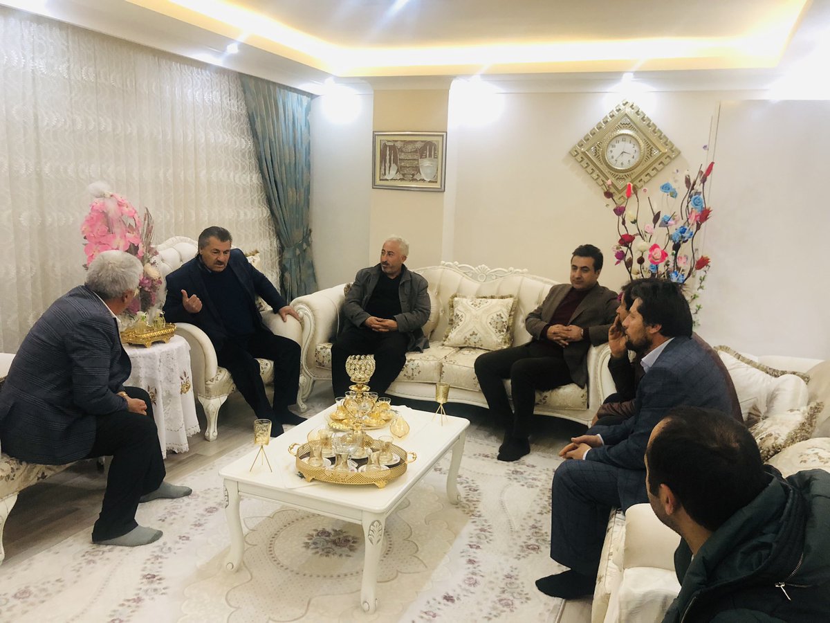 İnönü Mahallemizde ikamet erden komşumuz, hemşerimiz  Faruk Çıkrak'ın annesi Hazal Çıkrak'ın vefatı sebebiyle kendisine ve ailesine başsağlığı ziyareti gerçekleştirdik.

Merhumeye Cenabı Allah'tan rahmet, kederli ailesine ve tüm sevenlerine sabır diliyorum.

Mekanı cennet olsun.