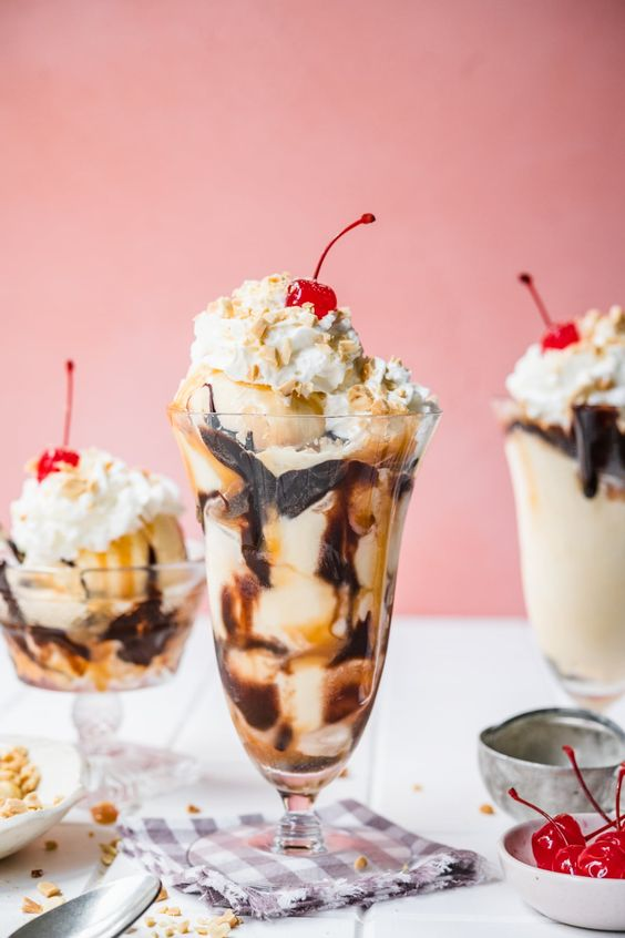 rickyricksmusic's tweet photo. Are you a fan of Ice Cream Sundaes? (yea or nay) https://t.co/77BtDlYHvP