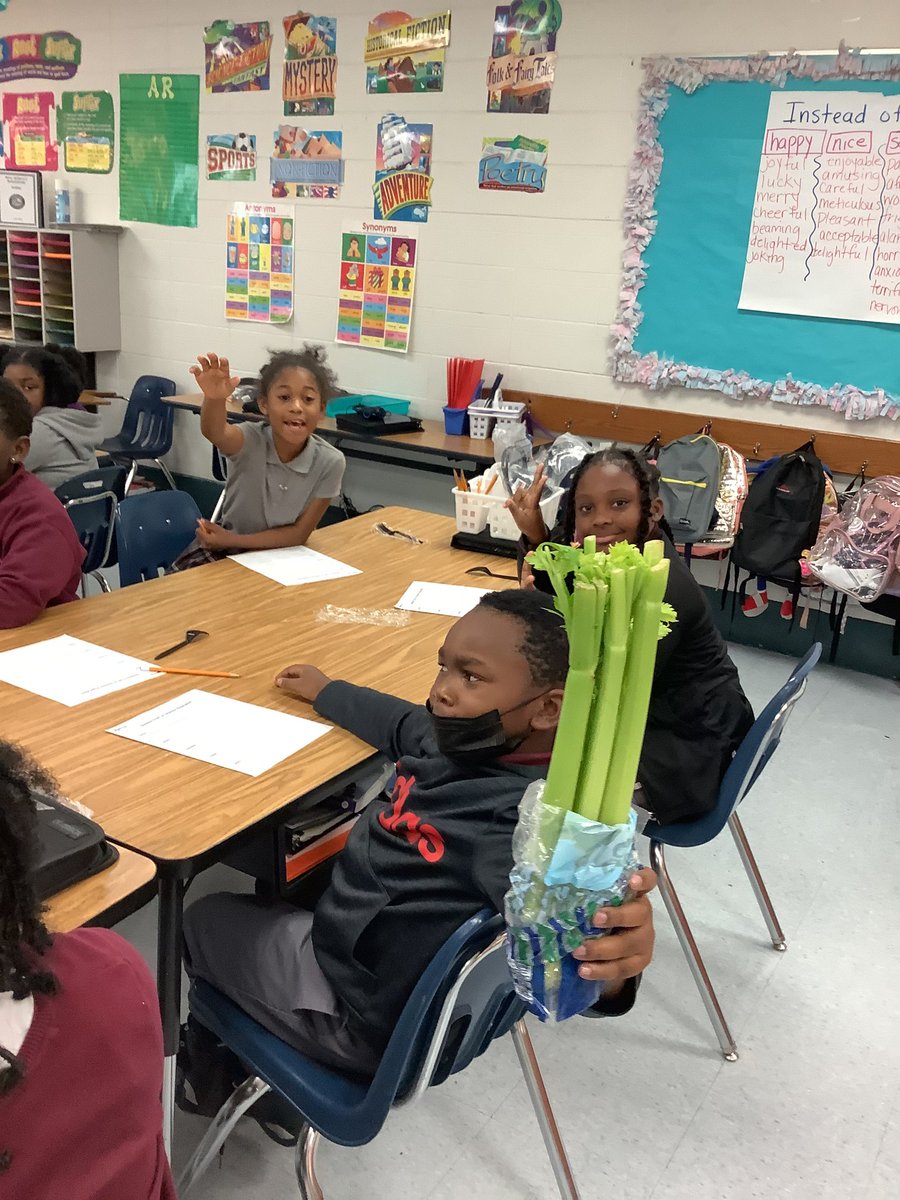 HowardELEM's tweet photo. Is It a Fruit, Vegetable or Both?
๐ฆ Teacher Spotlight
Mrs. Wilson did an awesome lesson with her 3rd grade class exploring fruits and vegetables! ๐๐พ๐๐พ๐ฅ๐ฅ๐ซ๐
#BeExtraordinary #Babywildcats #hungryforknowledge #wildforsuccess https://t.co/HH7zv1q1mF