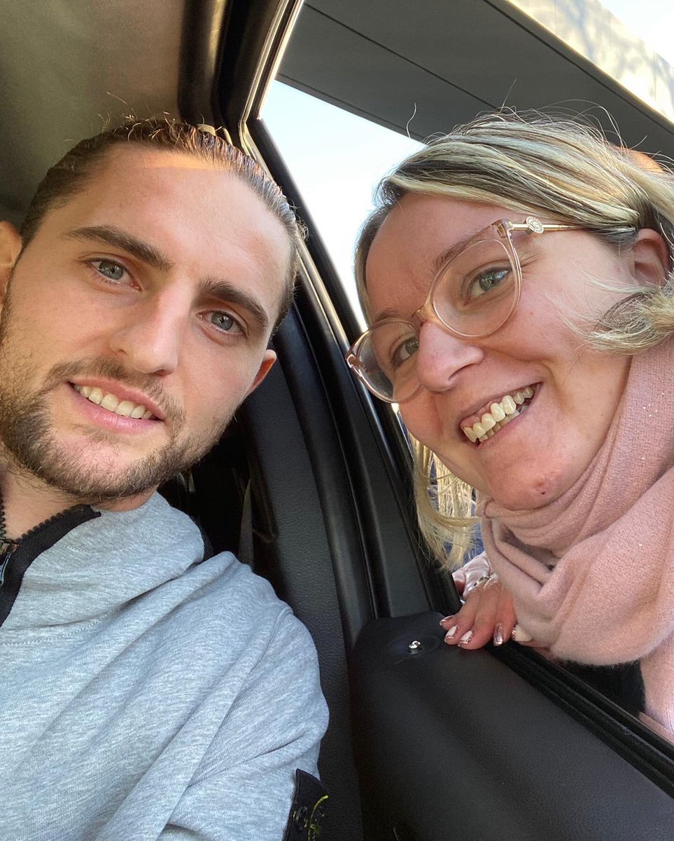 ElisainTurin's tweet photo. Riattivo questo profilo solo per condividere cosa mi è successo oggi. 
Chi mi segue da tanti anni sa quanto, soprattutto qui, abbia discusso, mi sia presa insulti ed improperi per difendere questo ragazzo qui. https://t.co/KQXGqSXjRd