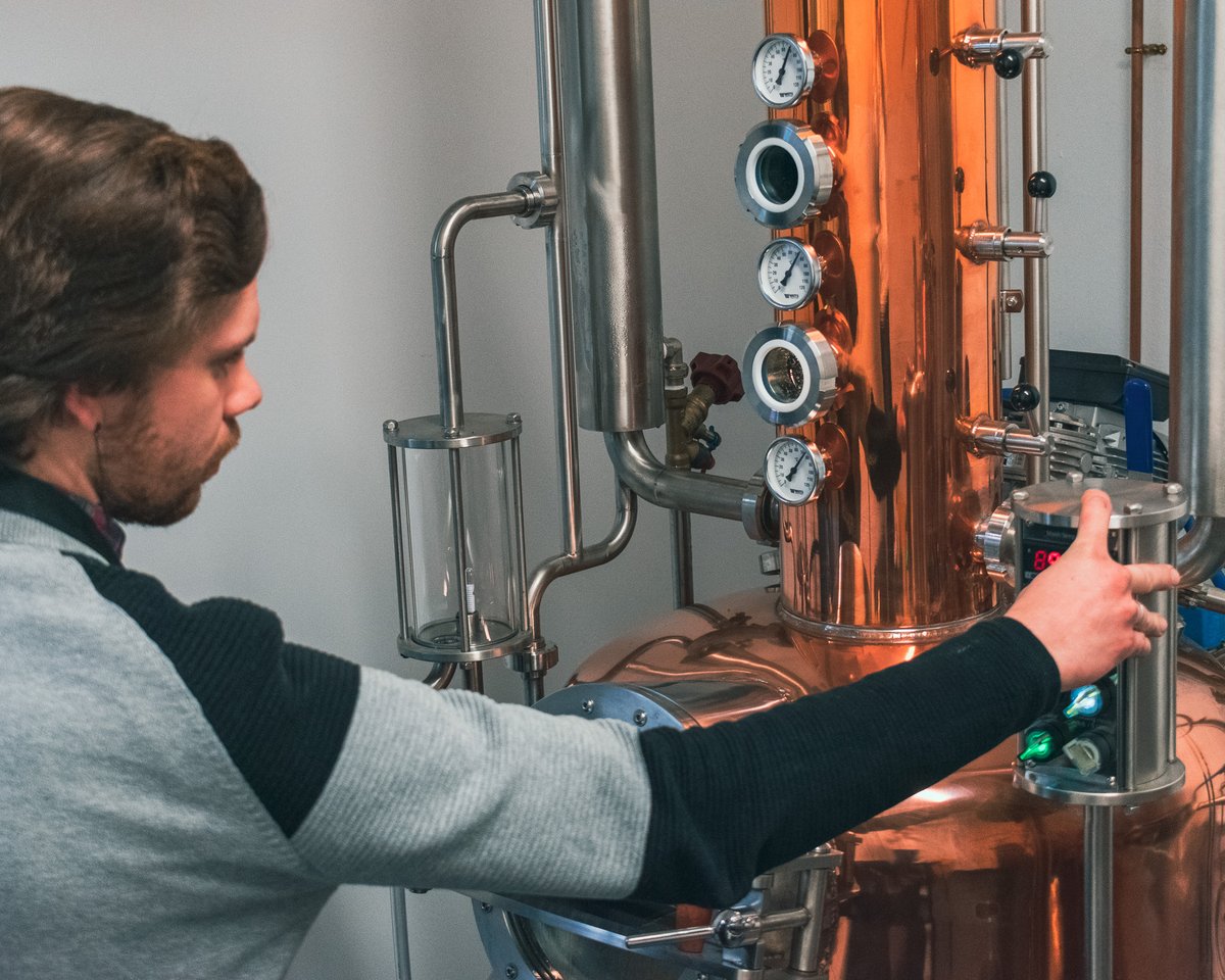 ForagersGin's tweet image. Two Black Label distillations to kick off a New Year of gin-making fun! 

Black Label - bit.ly/3KmRrKu

#ginuary