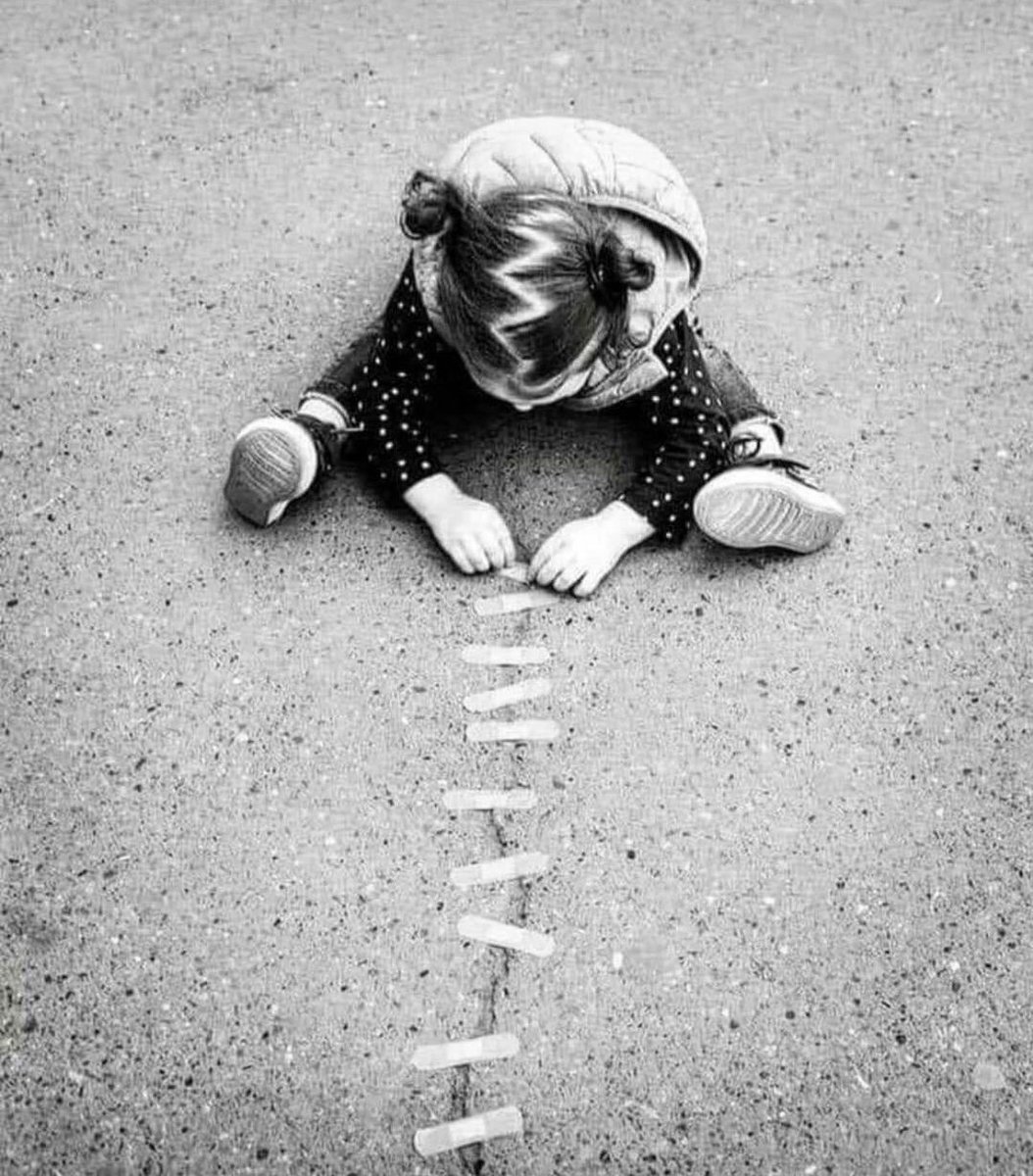 UtopiaStreetArt's tweet photo. Band-Aid the street  👇 https://t.co/0VjbfzfBOR https://t.co/9HxMjgWfsl