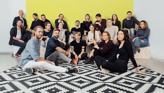 Dieses Team von @NDRinfo und <a href="/BR24/">BR24</a> hat in den vergangenen Monaten für die <a href="/tagesschau/">tagesschau</a> eines der spannendsten Podcast-Projekte des Jahres vorbereitet. Am Montag gehts los! #11KM