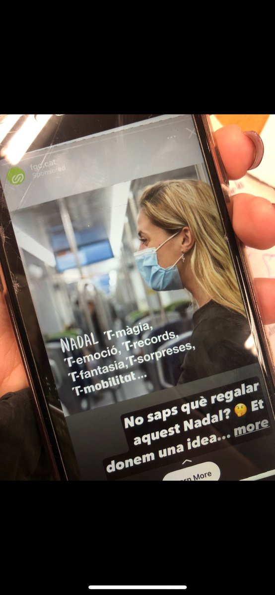 crycuture's tweet photo. Noies noies! urgent busco qui es la noia de l’anunci de ferros tinc una amiga clons i s’han de coneixer!! #clons https://t.co/KSIU8AsJVs