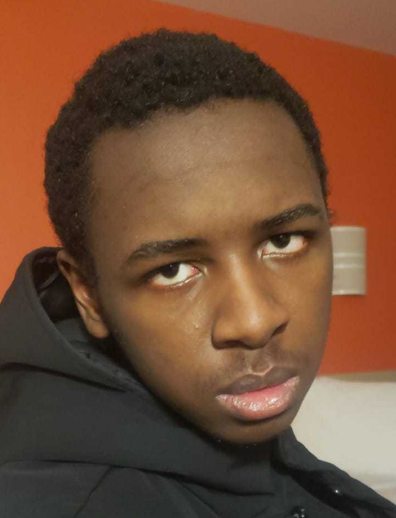 TPSOperations's tweet photo. MISSING:
Xavier Attzs, 18
- last seen Tuesday, January 3, 2023 in the Queen St W &amp; Bay St area 
- described as 6'3, thin build, 181 lbs, short black afro and brown eyes  
- last seen wearing black jacket, beige shirt, brown baggy pants and black shoes
#GO26949
^se https://t.co/3s1vsEaR26