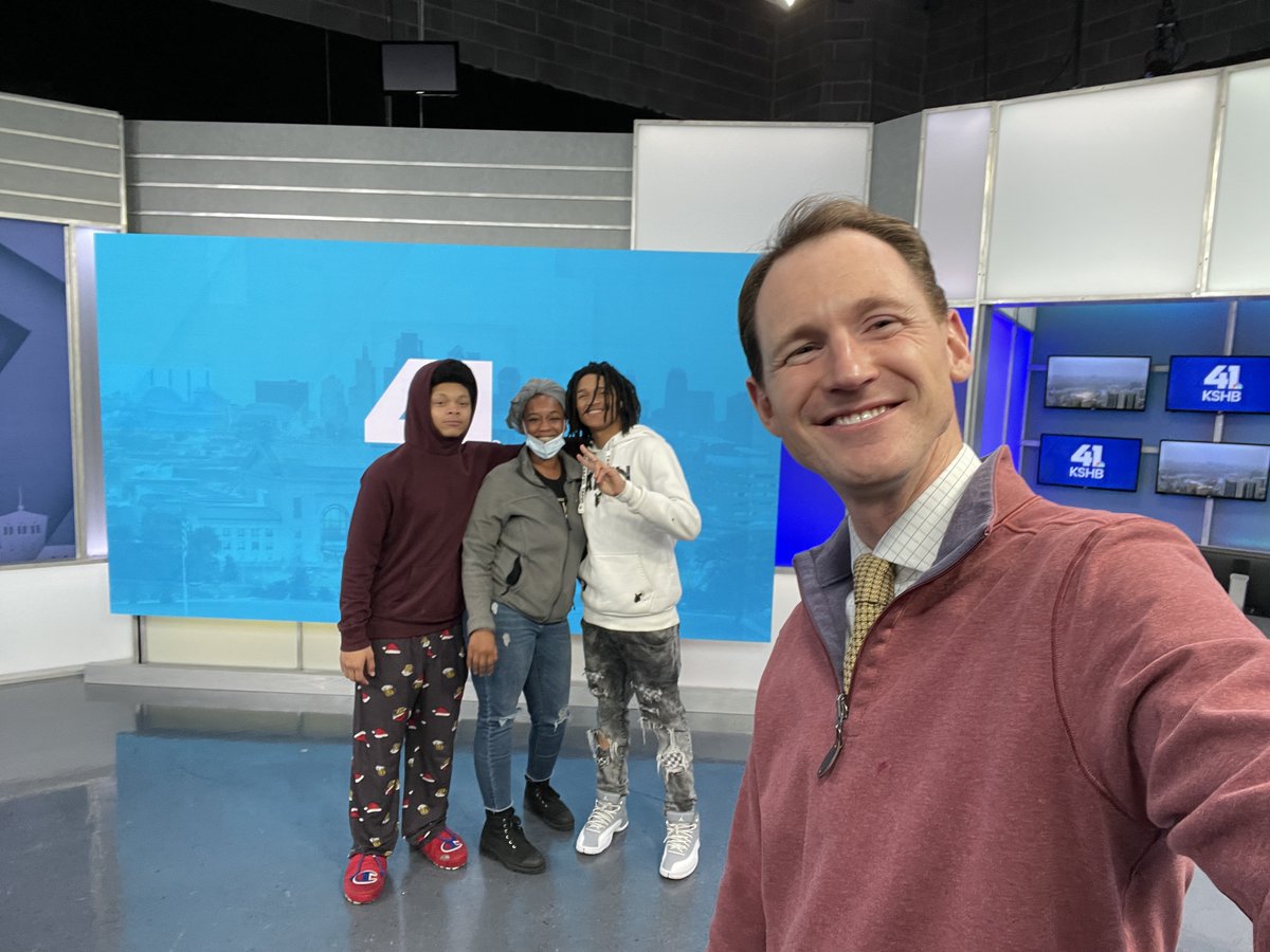 "Being a mentor has helped me stay connected to the city I serve," says <a href="/CharlieKeegan41/">Charlie Keegan</a>, pictured here with his mentee, Keon. Join Charlie and other mentors making a difference in KCPS and across the country! <a href="/MENTORnational/">MENTOR</a> #MentoringMonth

Get involved: ow.ly/Q4hH50MhpTr