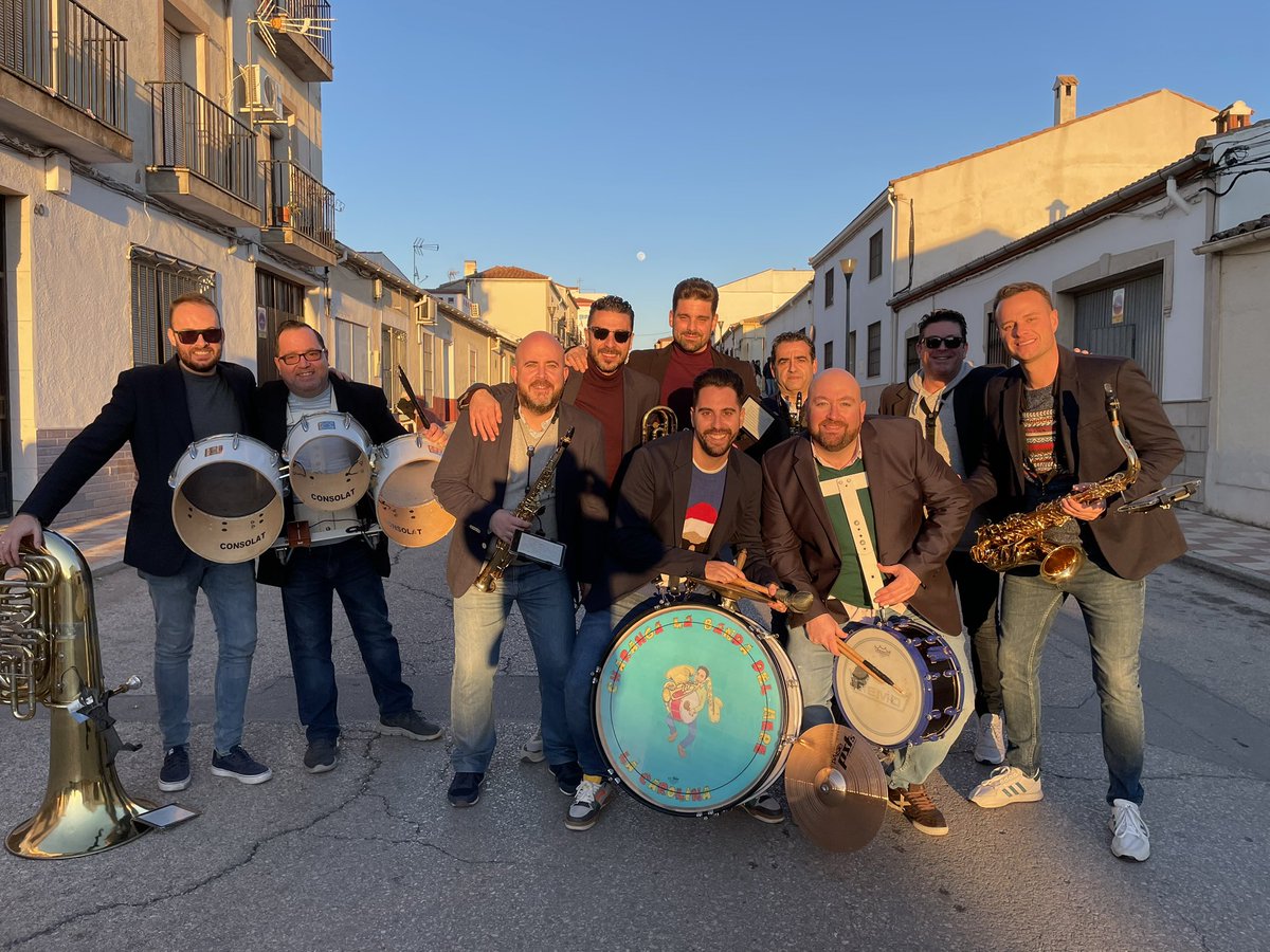 labandadelmere's tweet photo. En la tarde hoy, hemos amenizado la cabalgata de nuestro pueblo 🎷🎺 https://t.co/5n8LEzW9PC