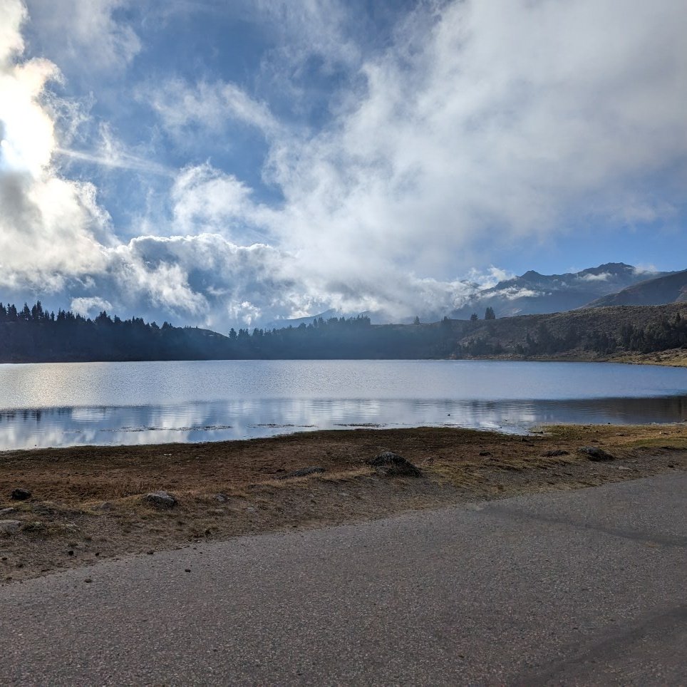 andesderuta's tweet photo. Definitivamente es mucho lo que nos ofrece nuestra Mérida 🏔️

#Paramo #Mucuchies #LagunaDeMucubaji #Merida #Venezuela #Turismo #TurismoCarretera https://t.co/HXAEdPtJeP