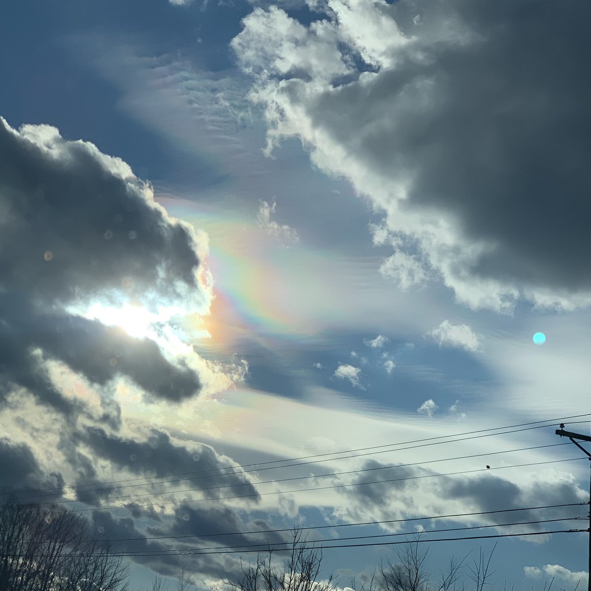 BillySexton317's tweet photo. @Kentuckyweather Cloud iridescence. 😎 https://t.co/rCNavzWzH1