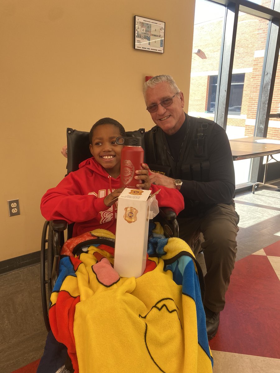 Cornerstonecubs's tweet photo. We had a special visitor at CCA today. It was great to see our friend, Kellan! https://t.co/0e7sfDX7rC