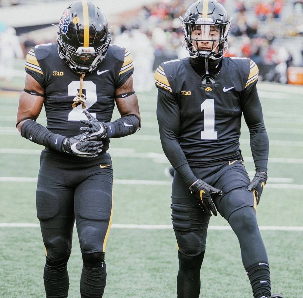 trehartwell_'s tweet photo. I am blessed to say I have received an opportunity to continue my athletic and academic career at the University of Iowa!! @CoachTBarr @CSmithScout @RivalsFriedman @NatlPlaymkrsAca @LadellBetts46 @NCEC_Recruiting @HawkeyeFootball @CoachByrd84 @wcsIHSfootball @ScottStidham https://t.co/7AkYX4PzIR