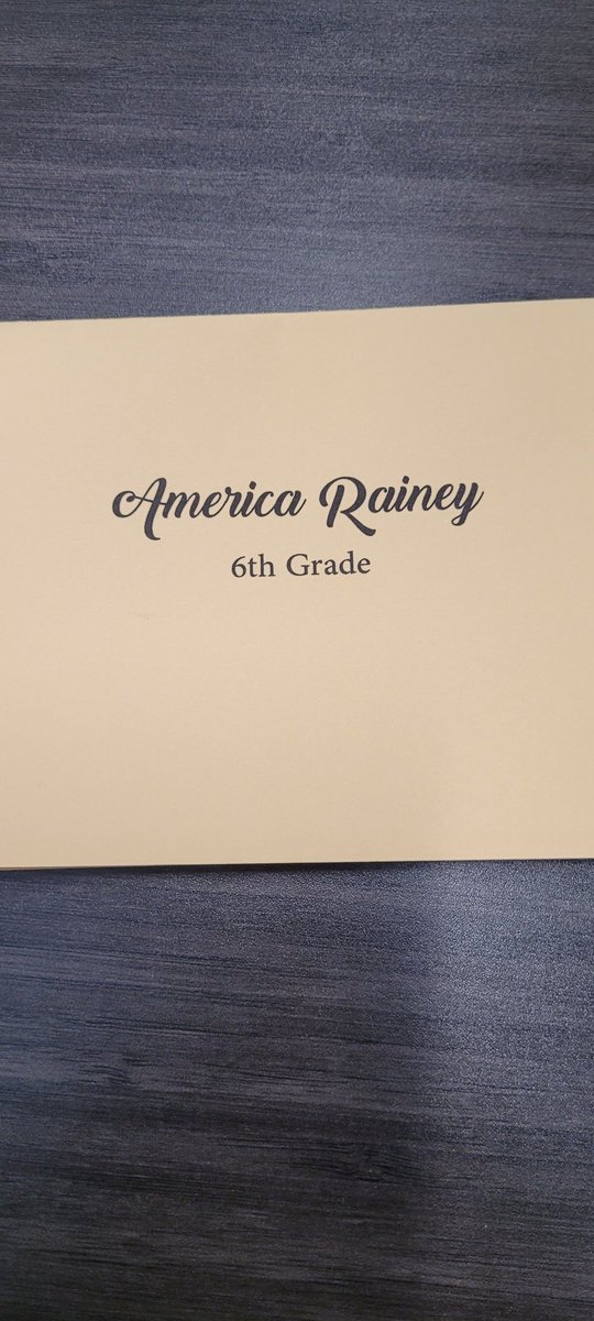 AmericaRainey's tweet photo. @ote_owls @DianaDdyer89 @DrAGarciaOTE   I ❤️ how we can encourage one another at OTE. Take a personalized card for any staff member, write an uplifting message, place it in their mailbox 💌. https://t.co/RqKhjP0B25