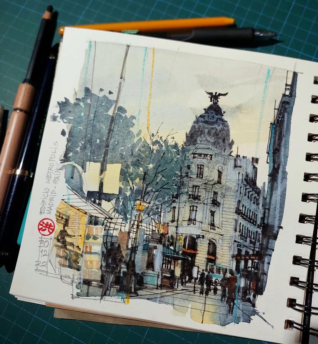 Edificio Metropolis, Madrid. #Watercolor #sketch on Delta Series #stillmanandbirn #sketchbook.
What do you think? 😃

#urbansketching #urbansketchers #architecture #davincibrushes #watercolorpainting #watercolorart