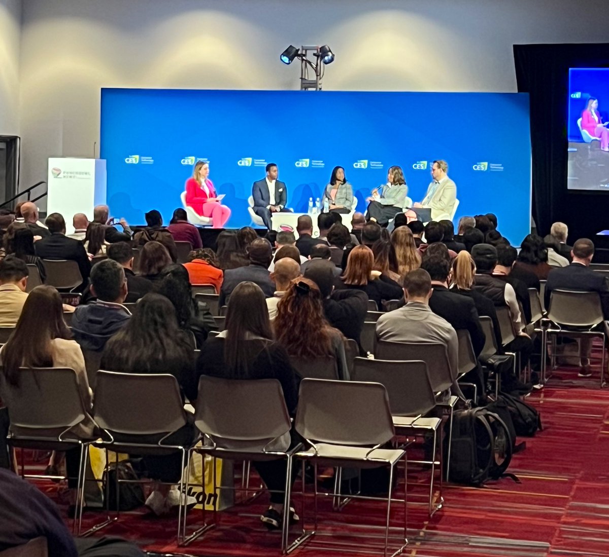 Packed house at the @PunchbowlNews @CTATech #LeadersinTechnology panel  on how technology can Advance #HealthEquity #InnovationPolicy   #DiGiTALhealth #IPS2023 @CatherineLPugh @jgulshen @MRC24 #CES2023