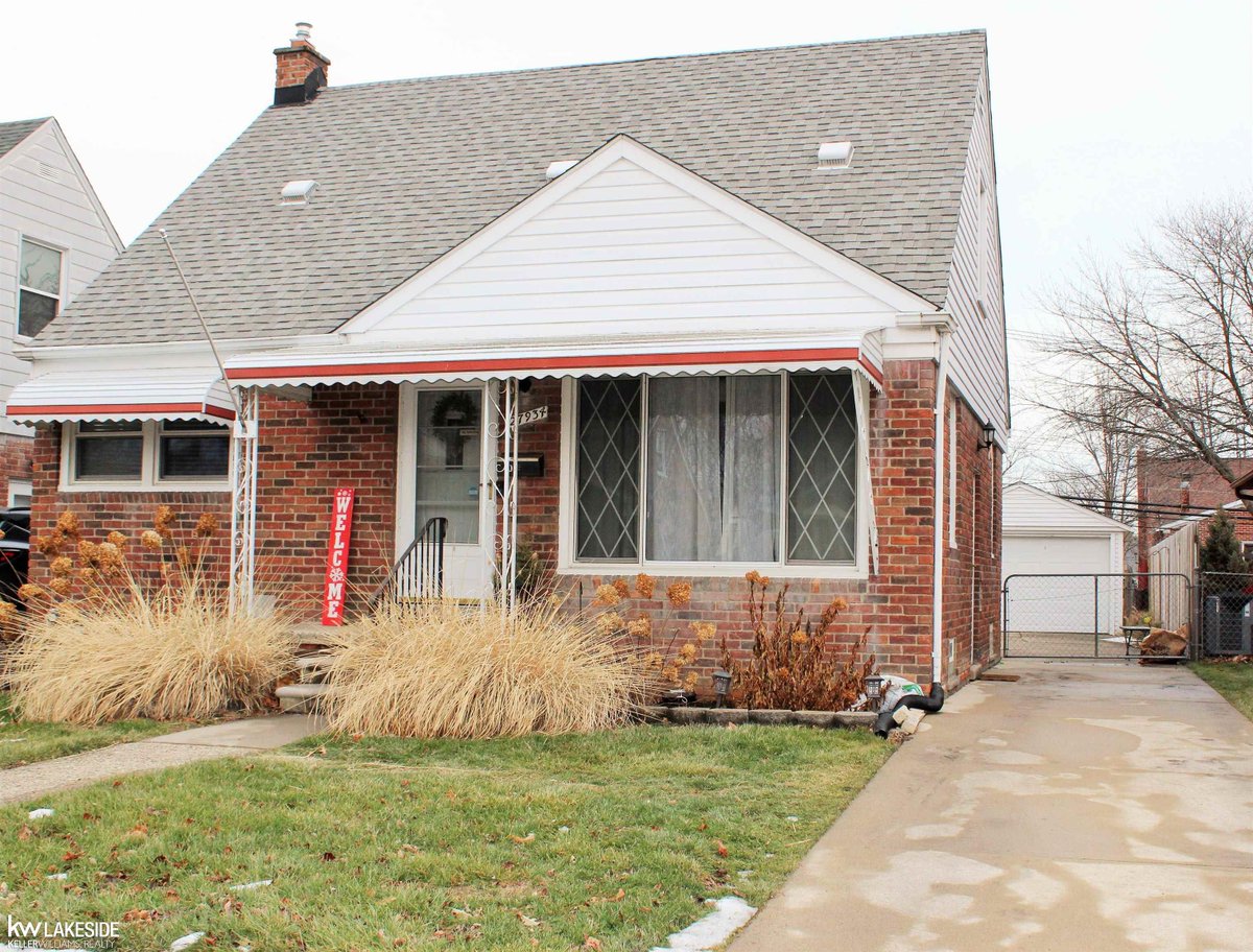 RickHovarter's tweet photo. Just Listed in #SaintClairShores #MI. 27934 Grant St! Please retweet!  https://t.co/jjYf43OAJM https://t.co/SnQuyBb4Eh
