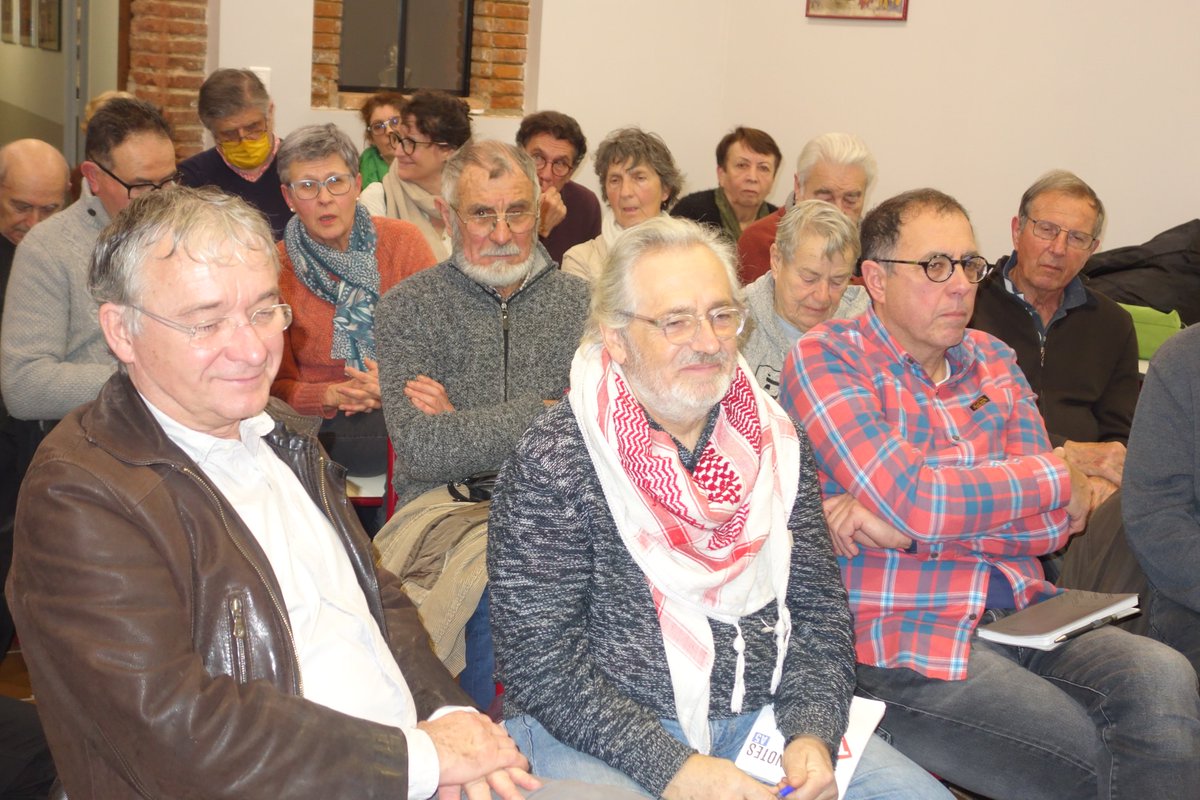 andre_greder's tweet photo. Salle pleine au  #PCF82 avec l'espace #Marx  sur le thème de l'#eau . Avec Gérard le Puill ancien Journaliste de l'#humanité et Eric Cadoré, conseiller régional. Compte rendu  dans les nouvelles 82 qui paraitront le 11 janvier;  en vente sur le marché du samedi à #Montauban https://t.co/6fLaQJmg62
