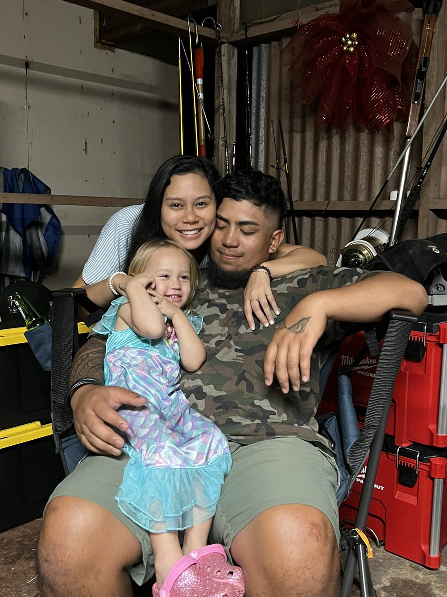 lilinxeeee's tweet photo. Random pictures of my lil family and I that makes me so fricken happy🥺🥰

Soon to be family of 4! So grateful for this life, thank you God🙏🏽 https://t.co/dPMQYbgvJE
