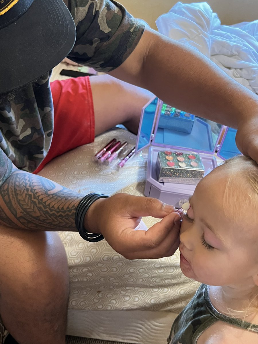 lilinxeeee's tweet photo. Random pictures of my lil family and I that makes me so fricken happy🥺🥰

Soon to be family of 4! So grateful for this life, thank you God🙏🏽 https://t.co/dPMQYbgvJE