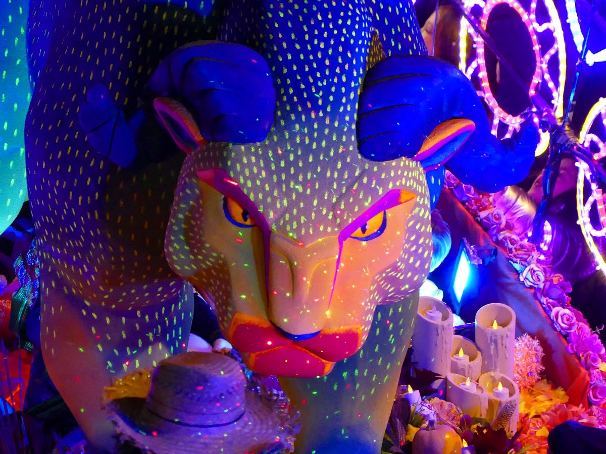MellizoF's tweet photo. Esta foto me ha salido desde mi balcón.
#CabalgataDeReyes de #Lucena https://t.co/EzTZXjJL8W
