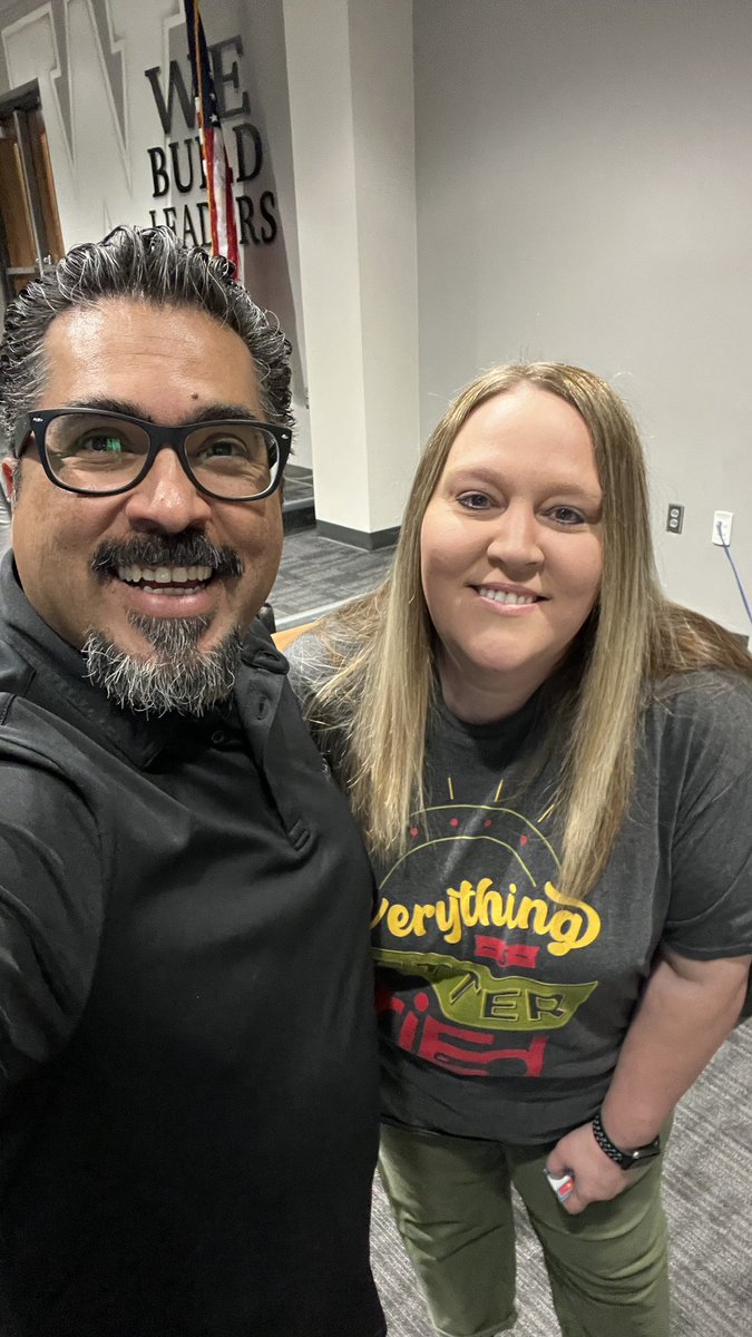 ૮ℓαµ∂เσ ƶαѵαℓα ʝ૨. tweet media