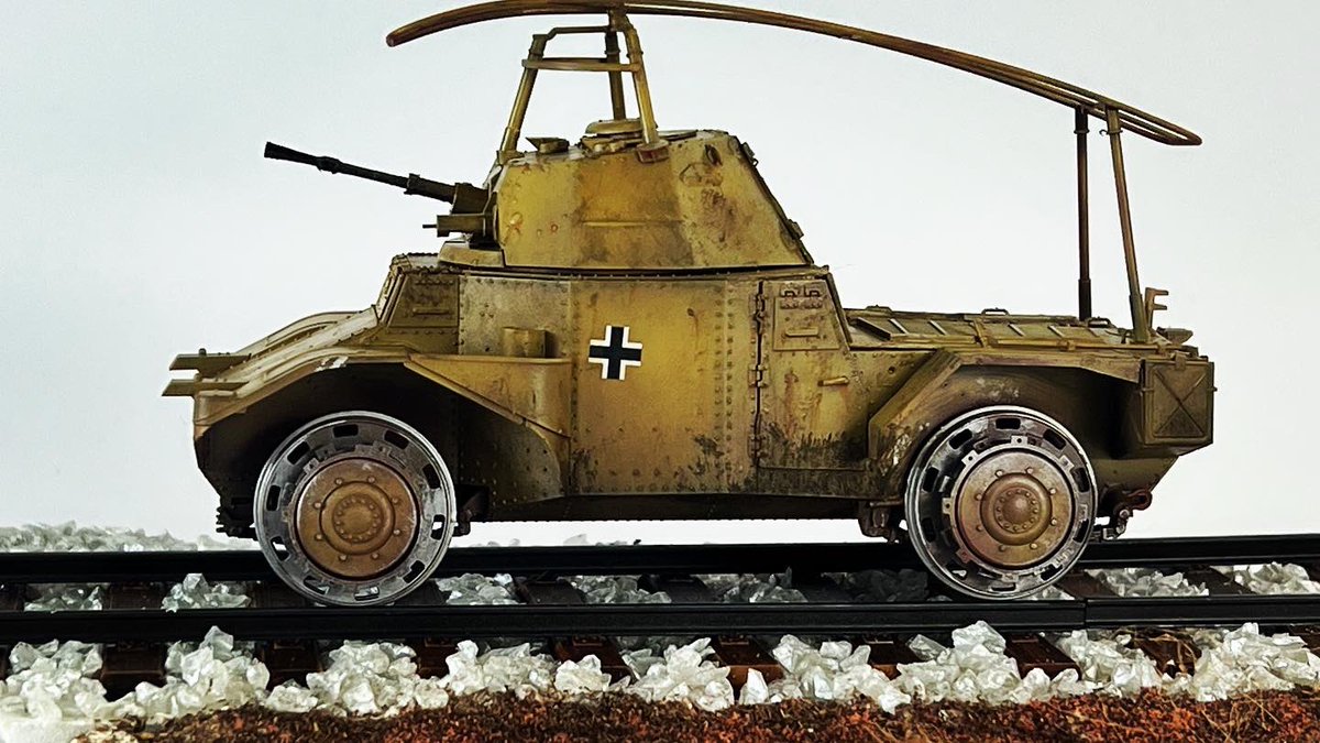 bu_suka1981's tweet photo. タミヤ1/35 ドイツ鉄道装甲車P204(f) 作成中です!
中身はICMなんですけどね!
本体と軌道は完成したのですが、おまけの兵隊2人と小物がまだでもう少しで完成できるかと思います。
軌道付きだったのでジオラマも作りました!
兵隊さんできたら色々弄ります!
#タミヤ #ICM #鉄道装甲車 #P204 https://t.co/6qPpQ3uQ2s