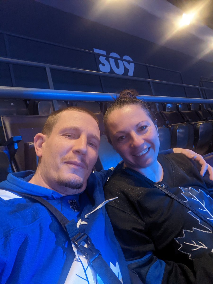 TheRealMattDat's tweet image. #leafsforever #datenight