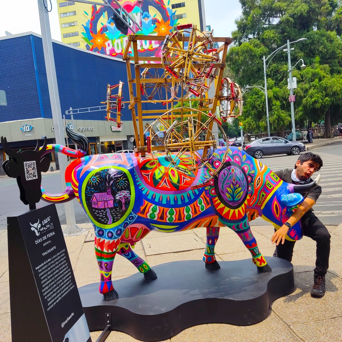 RedShockInc's tweet photo. ๐ฎ Una vaca multicolor se me estrello con sus CUERNOS LรSER ๐คญ Otras fotos que me tome con esta hermosa escultura en #CDMX de la #CowParade
#cow #colorcow #cowlover #vacas #vaca #Vacalover https://t.co/NODsDnPXPy