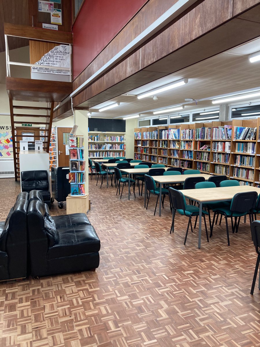 qmgs1554qma's tweet image. Great to see the part refurbished @LibraryQmgs  - funded by #QMA fundraising. 

A really busy + popular part of @qmgs1554

Investment fully deserved - this is a great haven for all including those for whom competitive sport is not their thing. 
#moreplease 
#dropeverythingandread