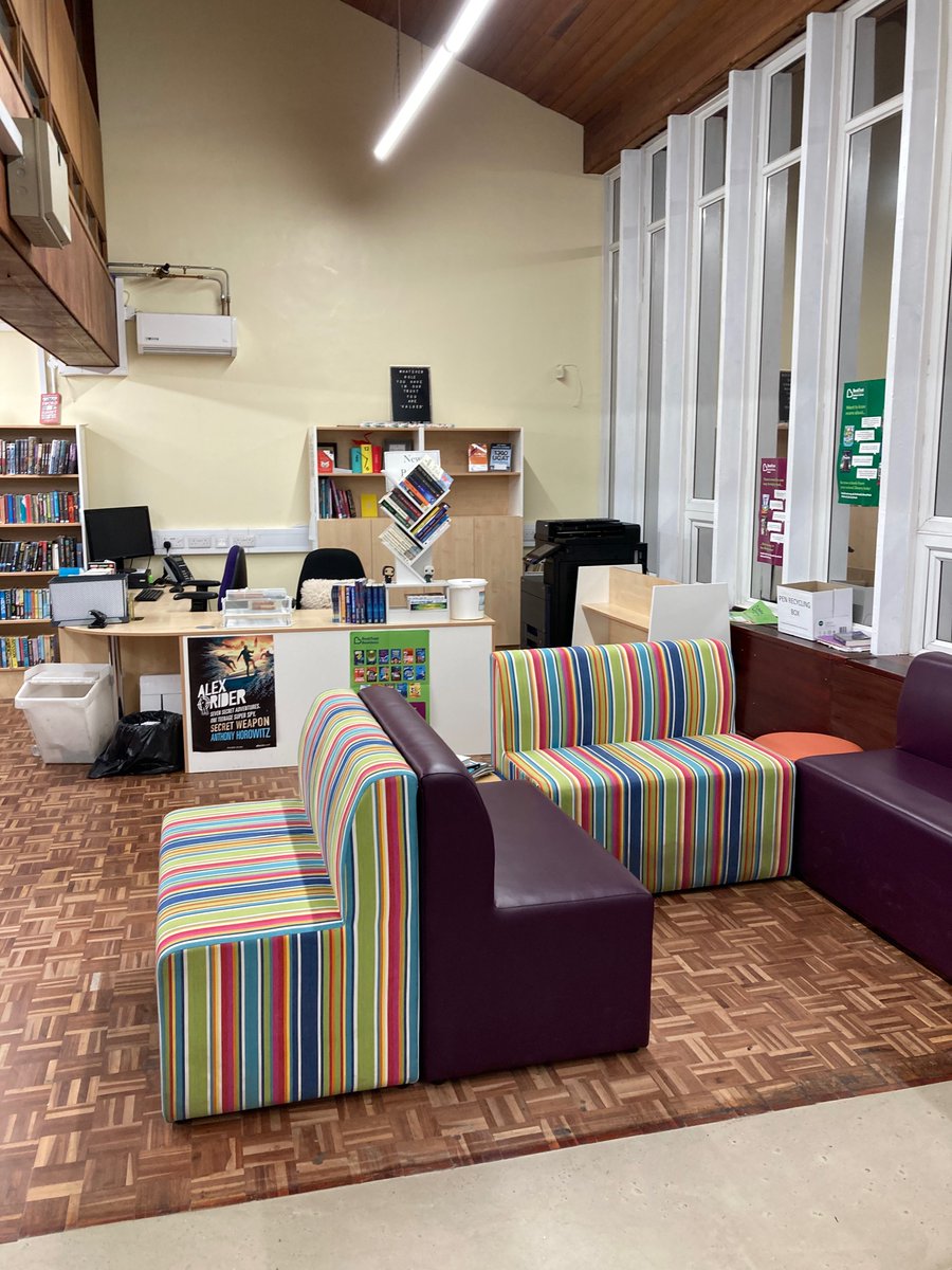 qmgs1554qma's tweet image. Great to see the part refurbished @LibraryQmgs  - funded by #QMA fundraising. 

A really busy + popular part of @qmgs1554

Investment fully deserved - this is a great haven for all including those for whom competitive sport is not their thing. 
#moreplease 
#dropeverythingandread