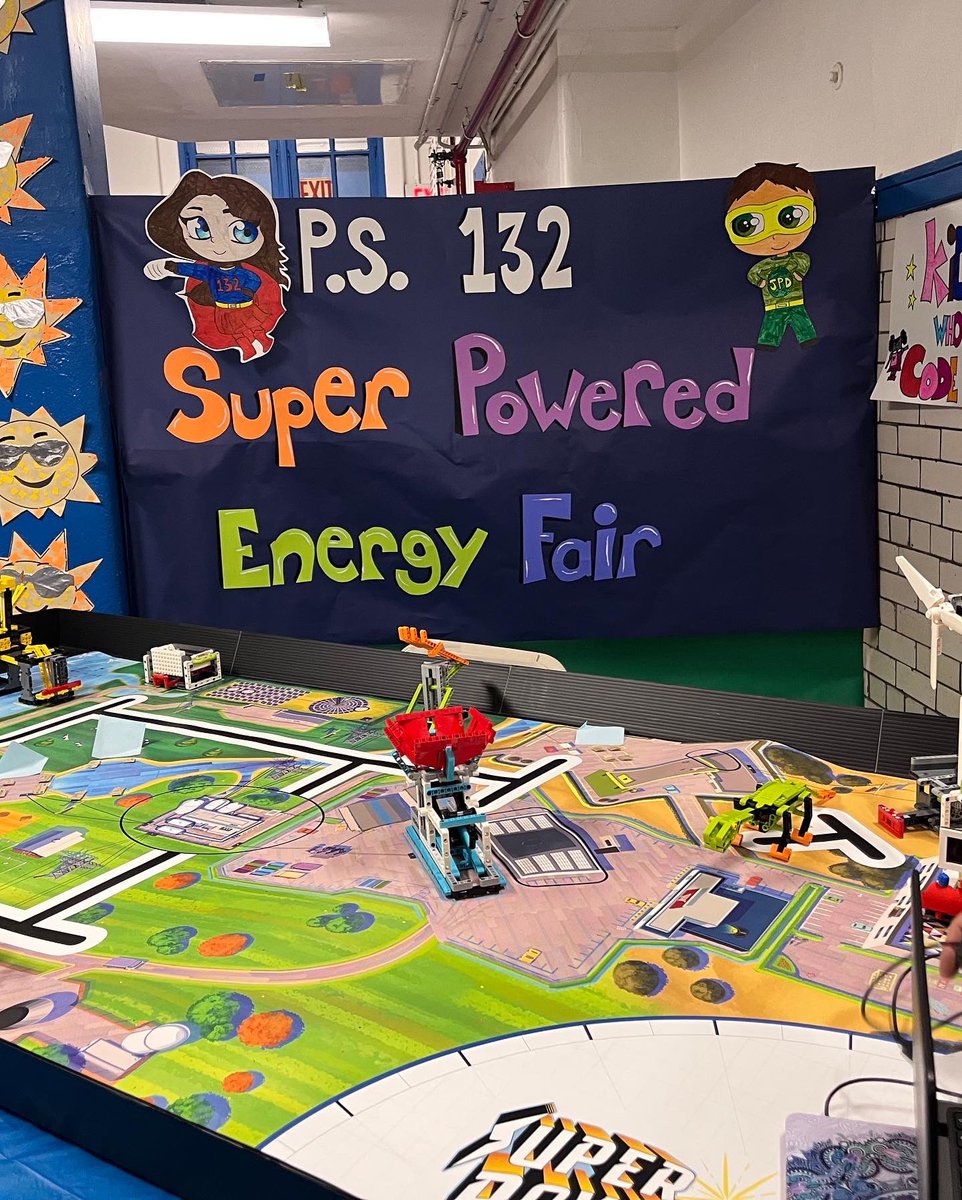 PS132jpd's tweet photo. #ThrowbackThursday a nuestra feria STEM integrada! El tema fue la energía: ¡vea las creaciones de nuestros estudiantes usando ciencia, robótica y arte!
#ps132jpd #reimaginingschools #sciencefair #stemfair #STEM #communityschool #robotics #studentsuccess #engagingfamilies #csd6 https://t.co/2r3ERXrMqk