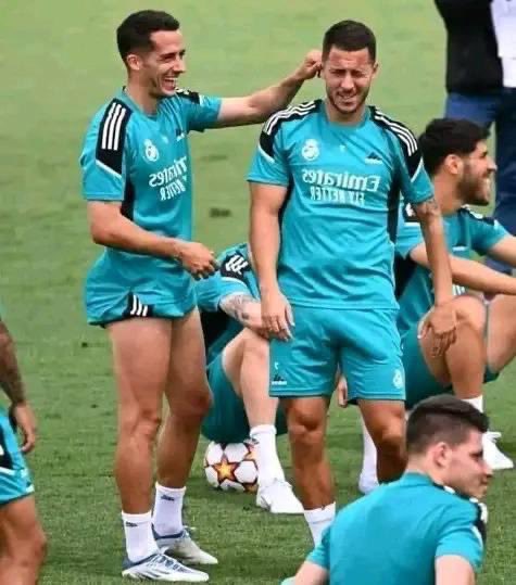realmilgrauu's tweet photo. hazard o que é isso? 😳 kkkkkkkkk https://t.co/LGn6BffpoM