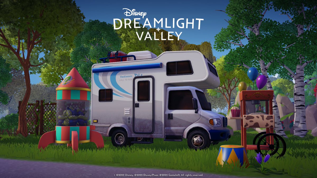 Star Command needs your help! Drop your best name for Buzz Lightyear's command center below! 🚚✨