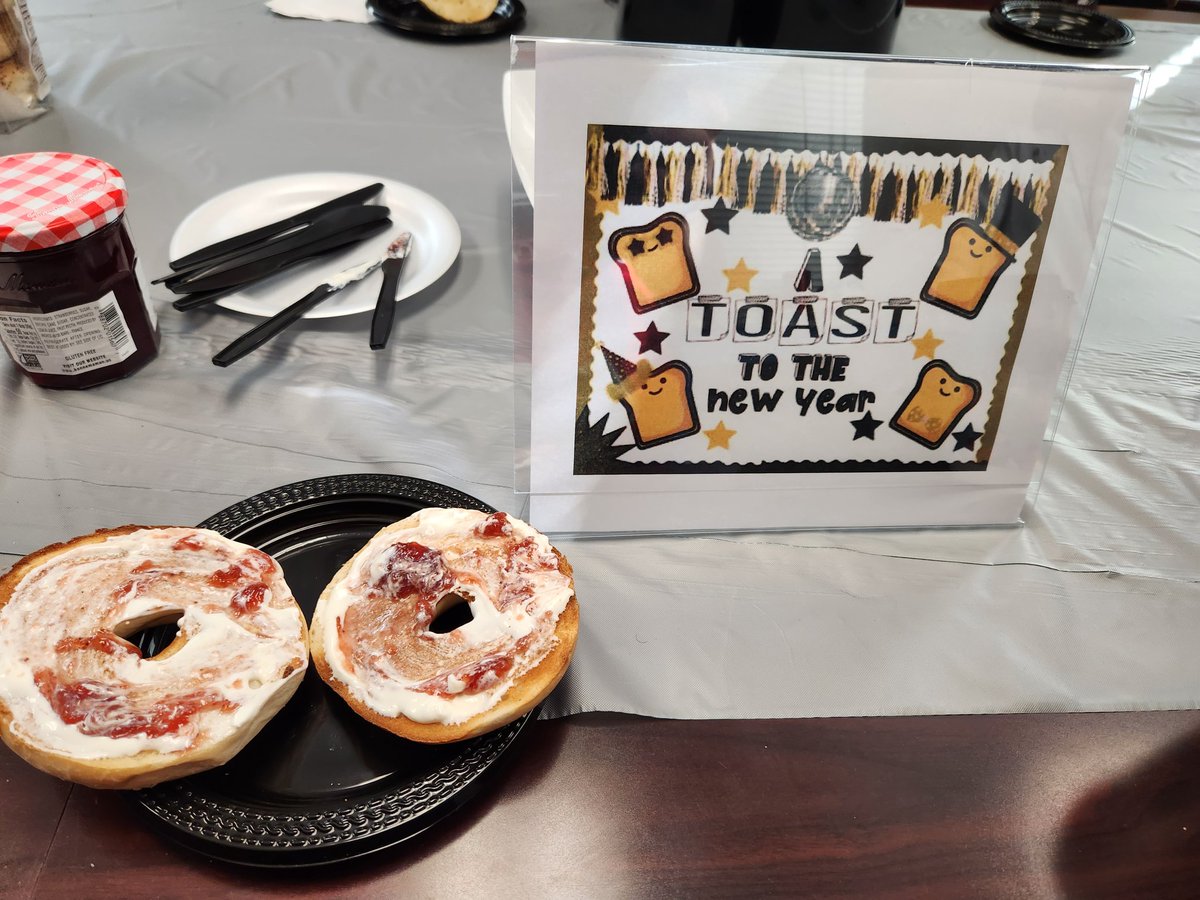 Anlyacosta's tweet photo. It's time to go back to work! Let's toast for the new year!🥯🎉😊 @Almeda_Elem @Ian_Olmstead @deandra_waters https://t.co/rGmYTlYKm2