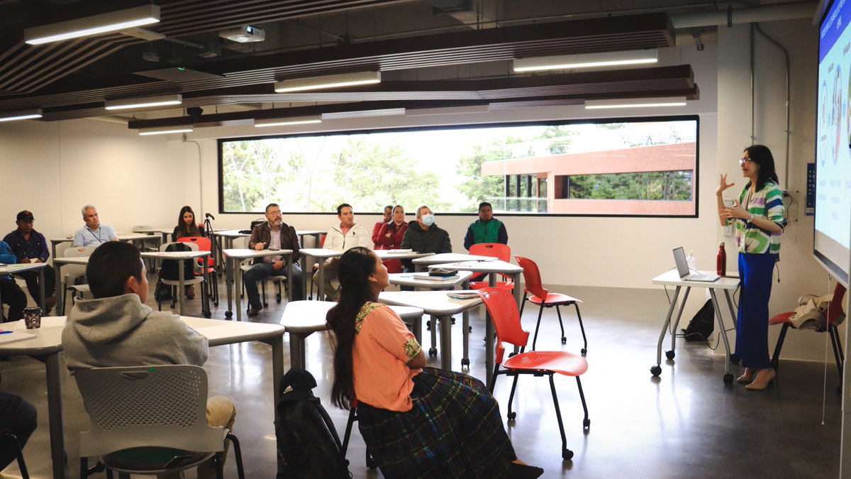 AlianzasAG's tweet photo. En el marco de @ASPIRE_Proyecto, financiado por @USAIDGuate, implementado por @MIT, @uvggt y @AGEXPORTGT, se realizó taller de Co-creación con especialistas de los sectores de arveja y cardamomo, para fortalecer la visión multidisciplinar y multisectorial de la investigación 📝📈 https://t.co/X7c9V7zlTs