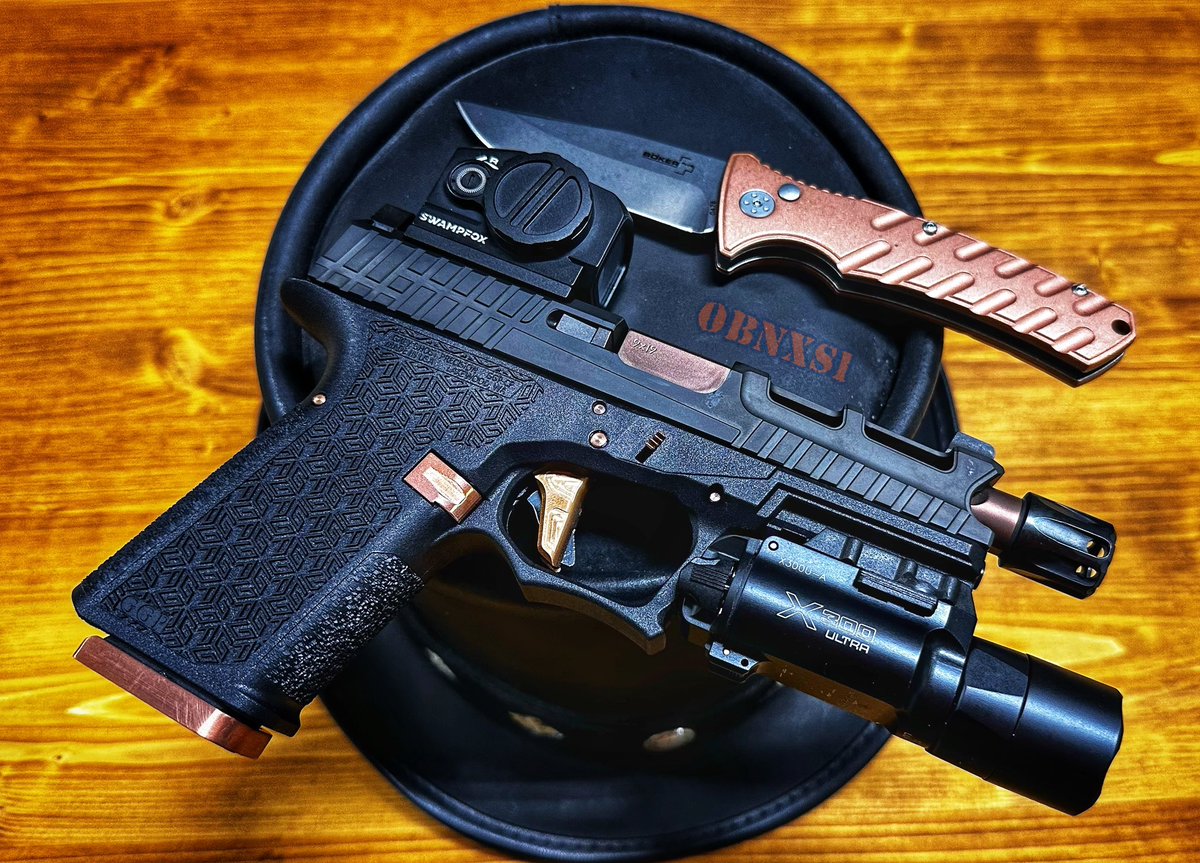 OBNXS1's tweet image. If thou wouldst forsake immensity, depart for thine residence
#gobigorgohome #swampfoxoptics #greyghostprecision #kraken #surefire #boker #copperedc #edccopper #hbindustries #reddot #pistoloptics #psa #palmettostatearmory #glock #glock19 #notaglock #smkw