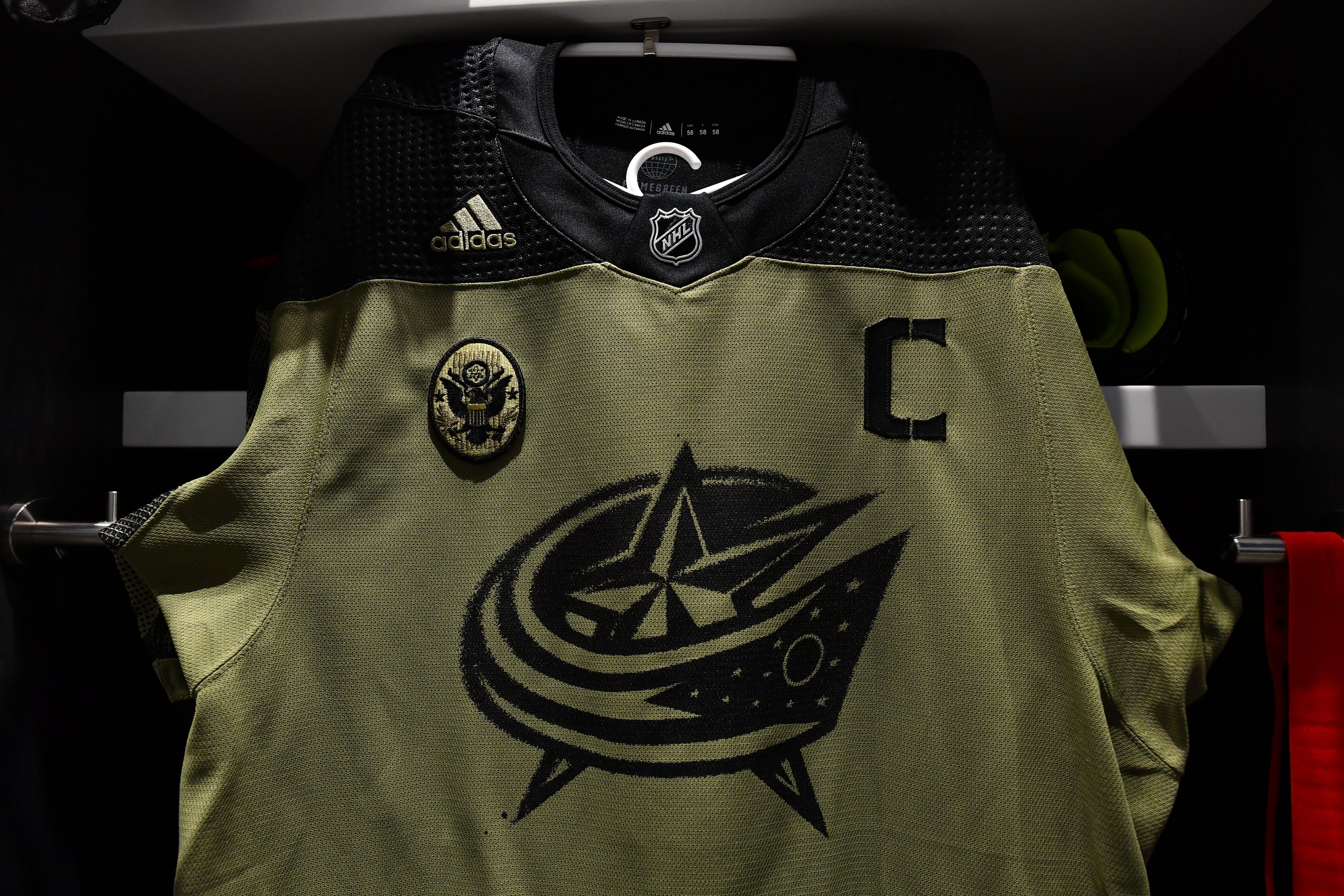 Columbus Blue Jackets - Join the #CBJ, as we salute those who have served  or are currently serving in the nation's armed forces during Military  Appreciation Night. 🎖 cbj.co/flyers040722