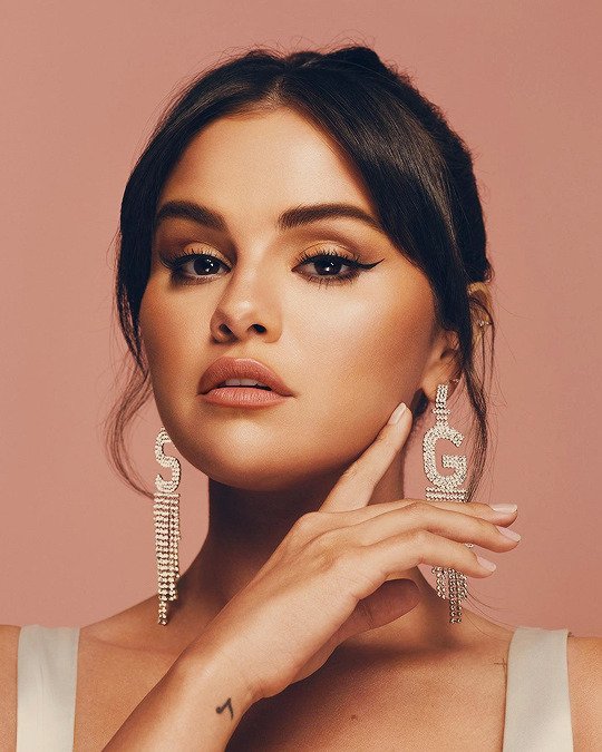 chloegomezuk's tweet image. Embrace your uniqueness, be your beautiful authentic self. We love you 💖
@SelenaFanClub @rarebeauty
#RareBeauty #rarereminders