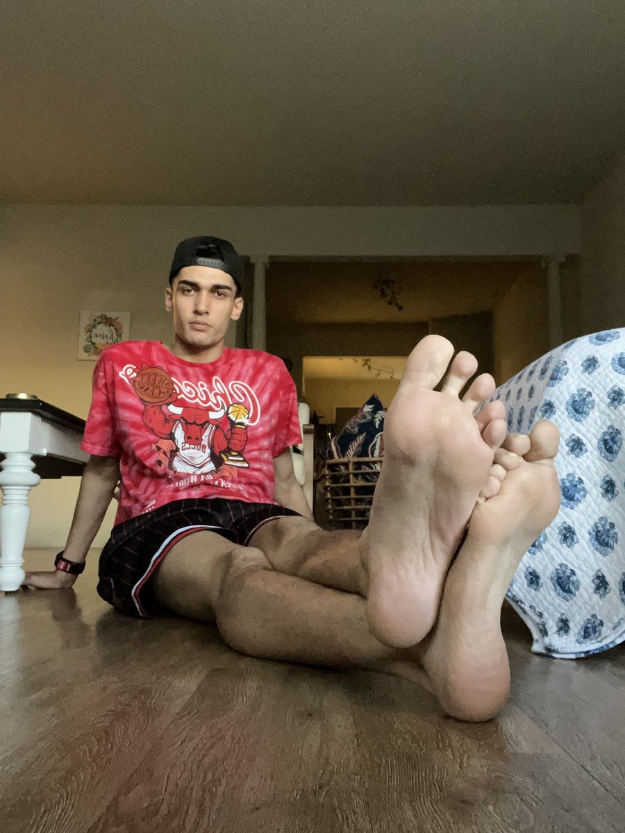 Stare into my soles as I stare into your soul!