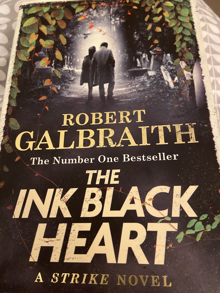kmc2804's tweet photo. Bought on impulse in the airport. Not bad but far, far too long at 900+ pages - nearly gave up. #TheInkBlackHeart #RobertGalbraith https://t.co/4MiGNkKrxZ