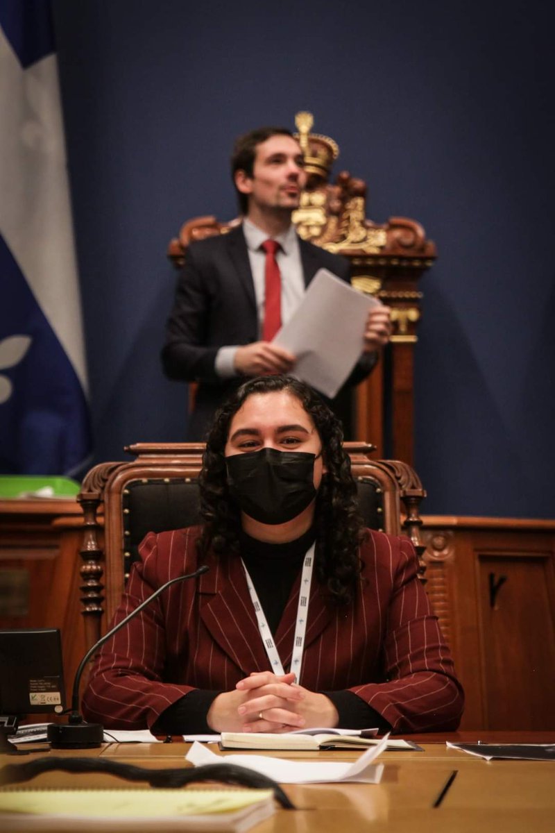 HilalPilavci1's tweet photo. Cette semaine, je suis là secrétaire générale de l'Assemblée nationale 🤩

Le parlement étudiant du Québec est une expérience hors-pair où des jeunes font une joute partisane au salon bleu. 

J'y ai été participante pendant 3 ans et j'ai eu la chance de l'organiser cette année ! https://t.co/eVJs2eRt0e