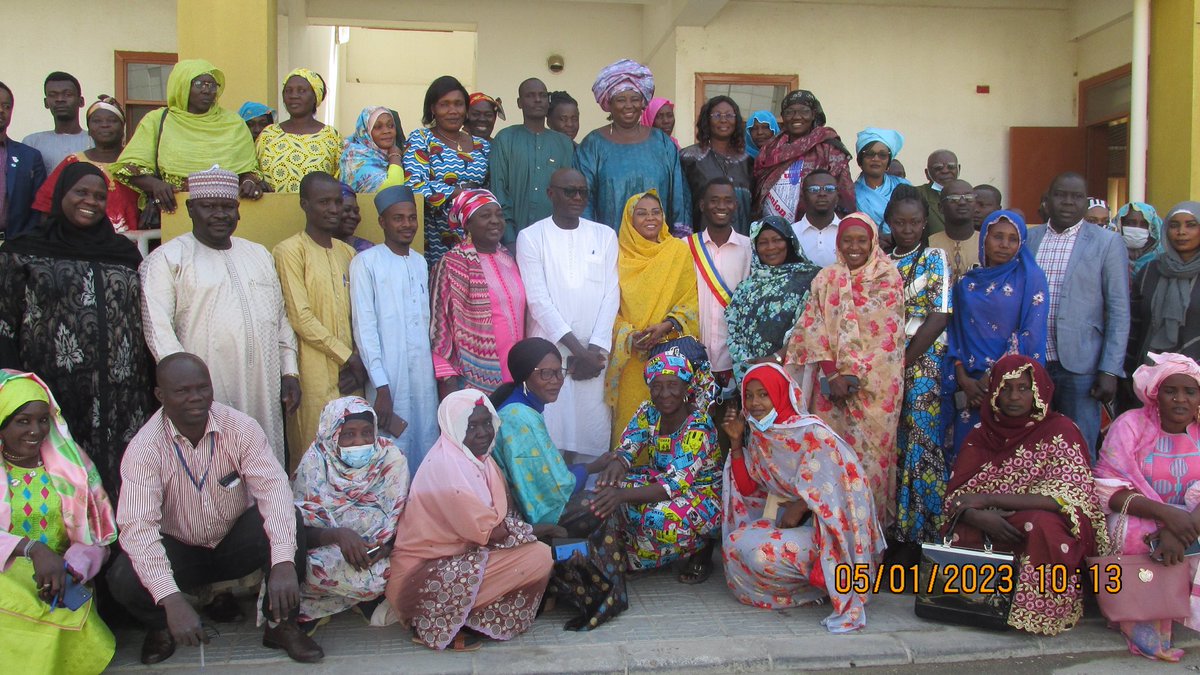 UNFPATCHAD's tweet photo. L’ @UNFPATCHAD appuie la vulgarisation de l’#OPEG auprès des femmes et jeunes.
Ouverture de l’atelier par la SG du Min du Genre pour les informer de l’OPEG mis en œuvre par @UNFPATCHAD, @FaoTchad, Bureau des @UnhcrTchad et qui vise l’idéal d’une égalité du genre. https://t.co/XMlyhfq7K1