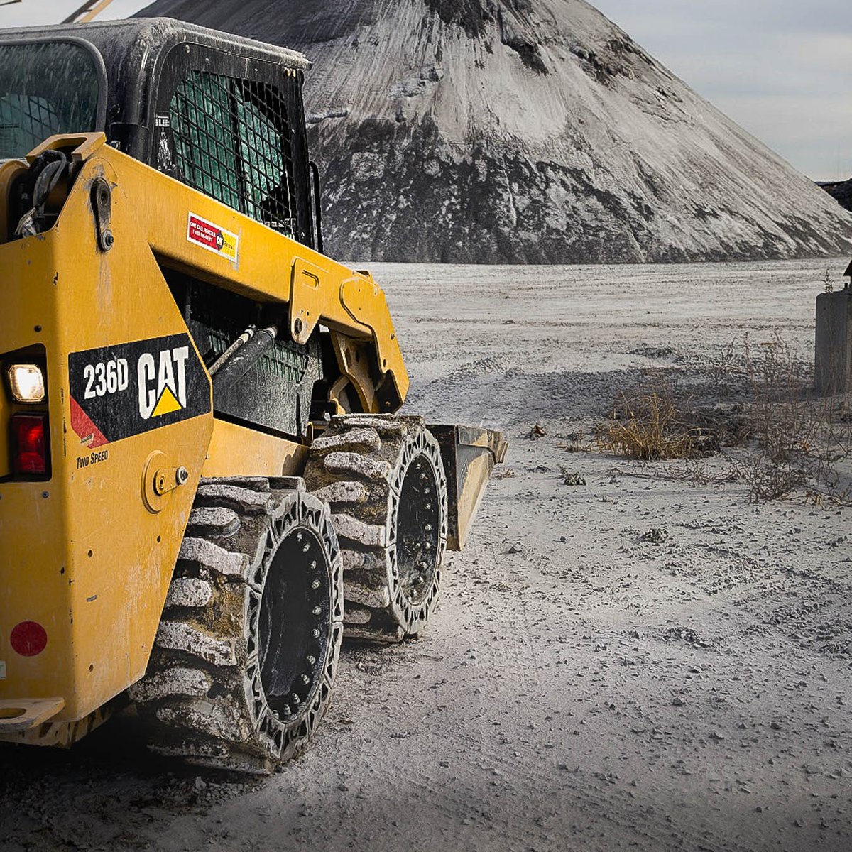 Evolution_Wheel's tweet photo. Upgrading to a set of EWRS-AT Series solid skid steer tires eliminates downtime due to damaged tires. These tires are built to be serviceable while providing the most aggressive traction technology.

Learn more: https://t.co/v1huAKeiuC https://t.co/SZB6mrVMte