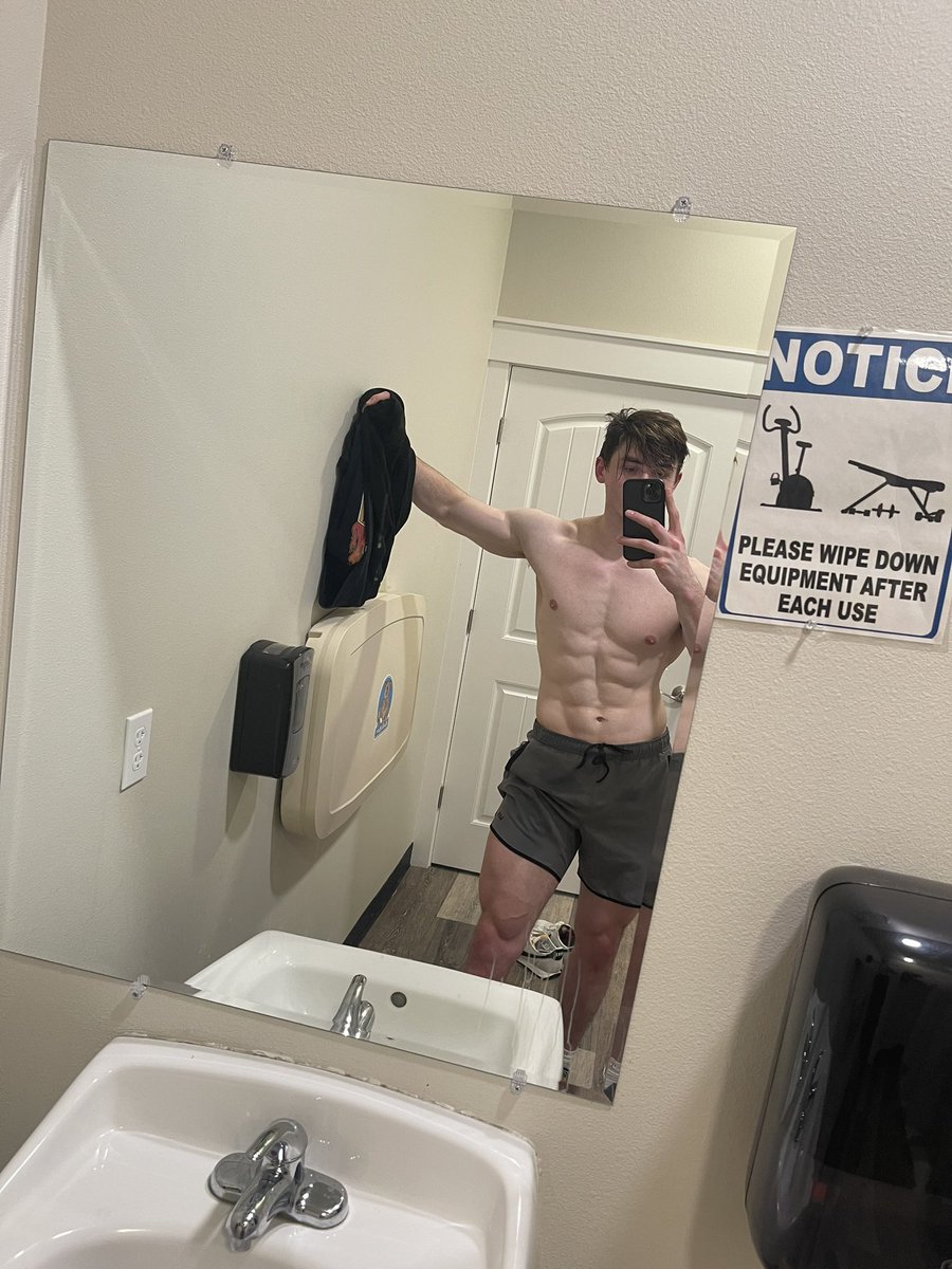 jossalpha1's tweet image. I am your bully