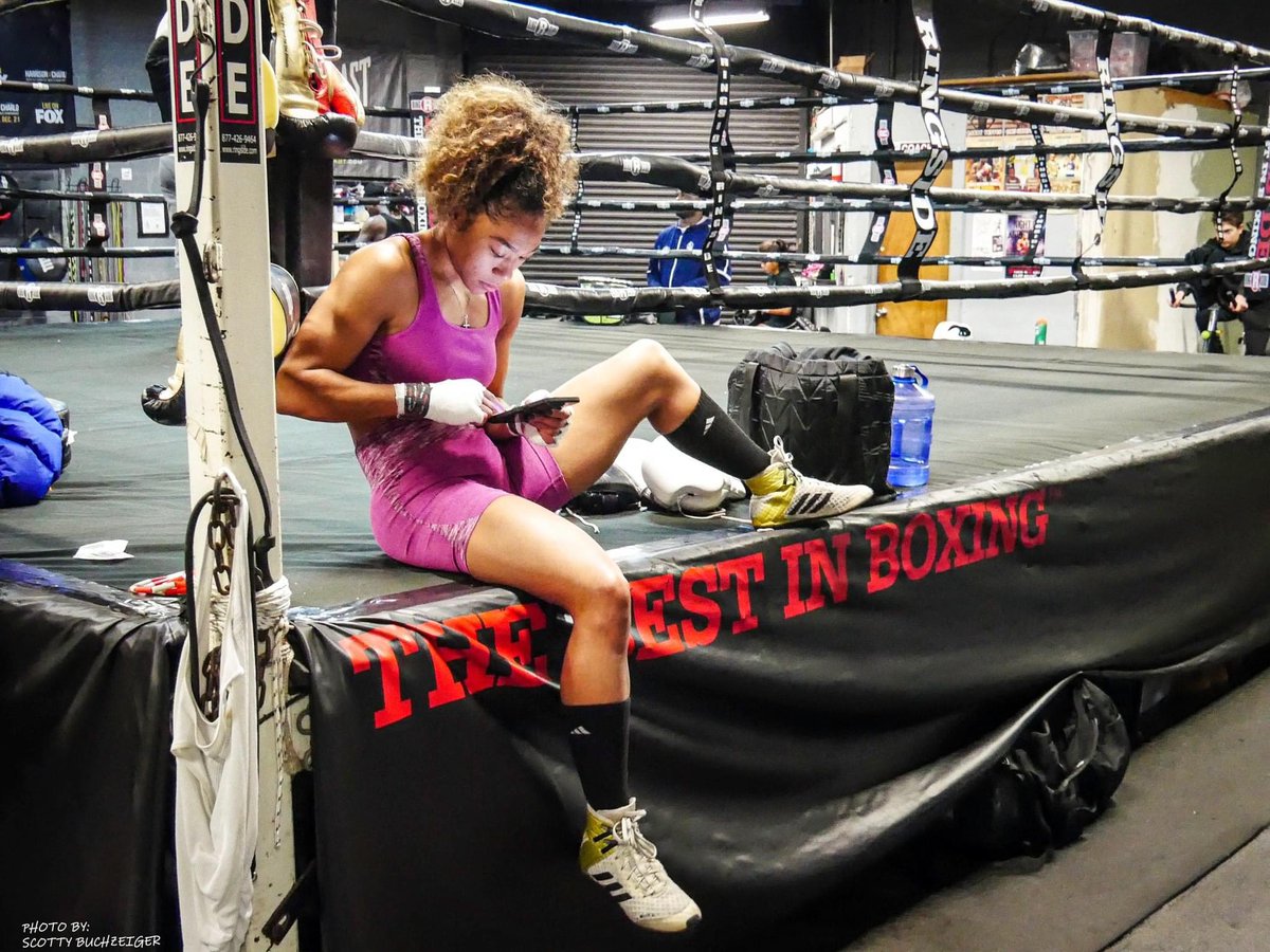 ScottyMBuck's tweet photo. You want to talk about super cool. Today I got to see @alyciambaum train for her up and coming fight Feb 4th in NY at MSG. All I have to say is today was, “THE BOMB!”

These are just a few of the pictures I snapped

#Detroit #Undisputed #TheBomb #BombsAway #DetroitBoxing https://t.co/ArqPeKVvnM