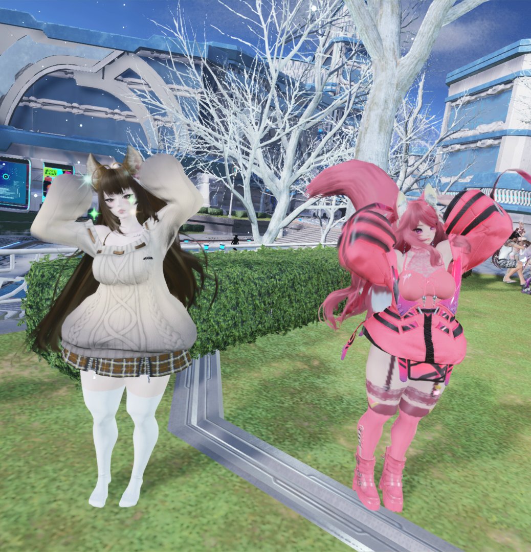 YumikoWolfBean's tweet photo. Goofing around with best girl the other day~♡ @chaosastra 
#PSO2NGS #PSO2NGS_SS #PSO2GLOBAL #kemonomimi #foxplushy #pinkyfox https://t.co/mgzqPsrJmI