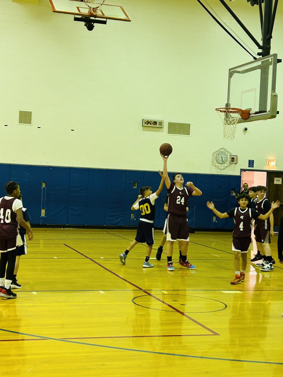 ARMScommschools's tweet photo. Our Tough Titans battling it out tonight for the win!! 48-44
#MODBALL https://t.co/DIRRDaApFS